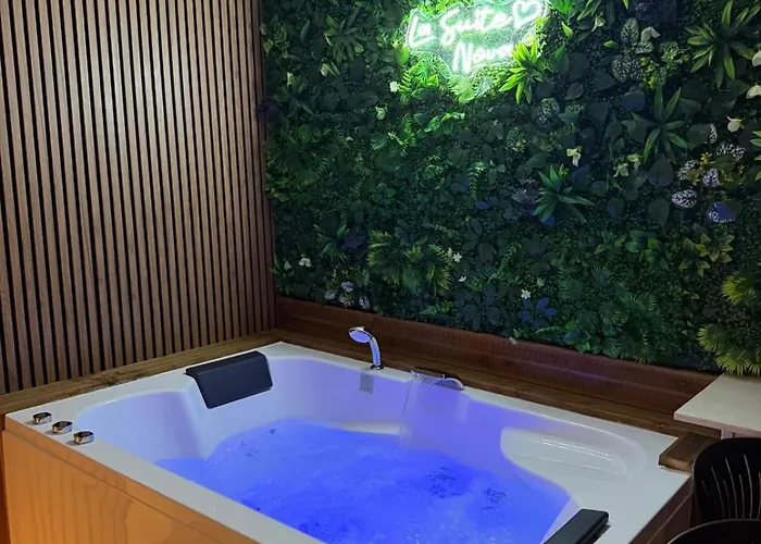 La Nova - Jacuzzi Tatil Evi