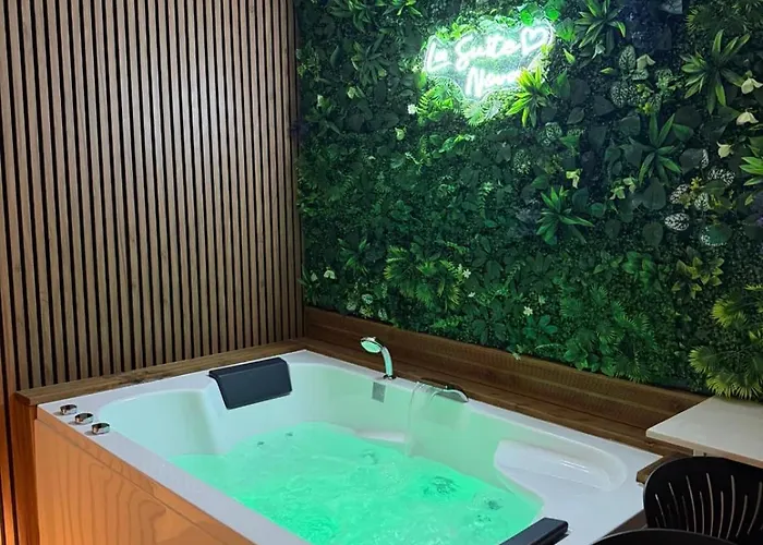 La Nova - Jacuzzi Tatil Evi