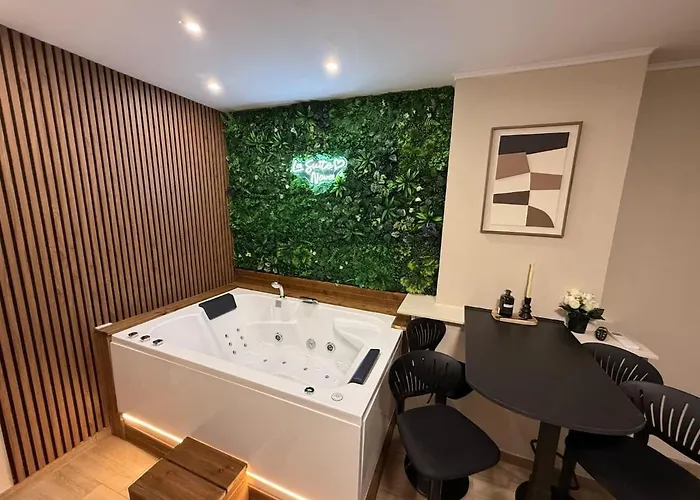 La Nova - Jacuzzi Tatil Evi