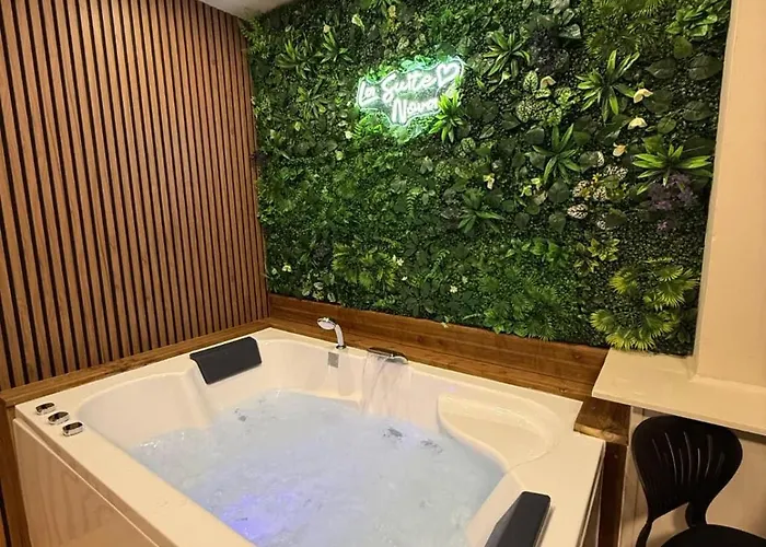 La Nova - Jacuzzi Tatil Evi *